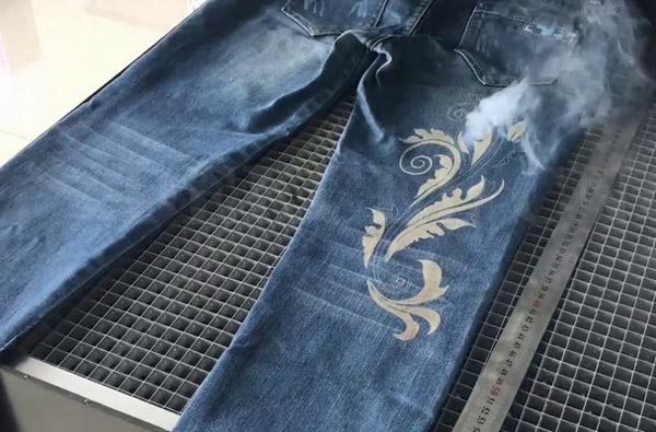 激光切割和雕刻在紡織行業(yè)有哪些應用？布料激光燒花(圖1)